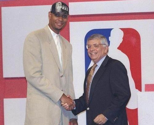 他们通过转 他们通过转